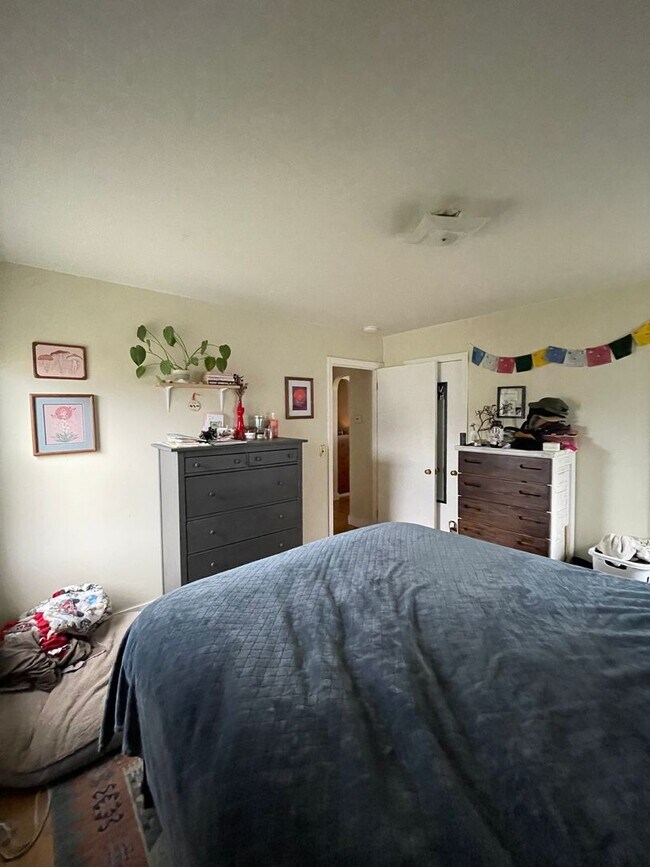 Building Photo - 123 Livingston St