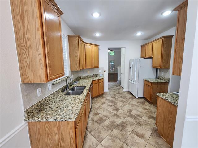 Building Photo - 9829 Castlewood Dr