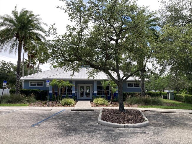 Building Photo - 15848 Leatherleaf Ln