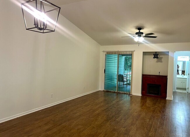 Building Photo - 134 Covington Pl
