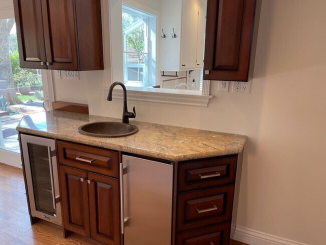 Building Photo - Lafayette home, great location!