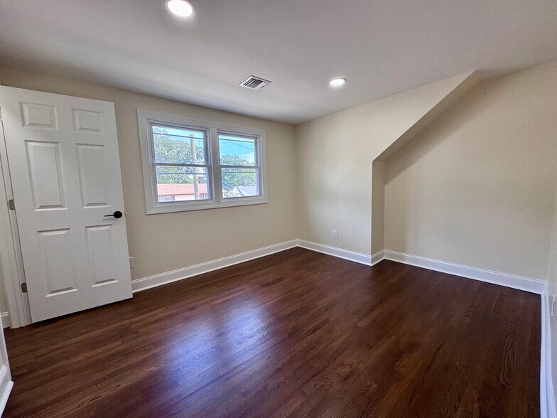 Bedroom 1 - 47 Sherwood Ave
