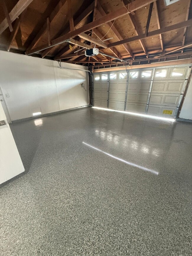 Building Photo - 82118 Oleander Ave