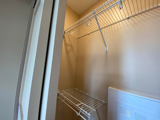 Building Photo - 83 Hanover St