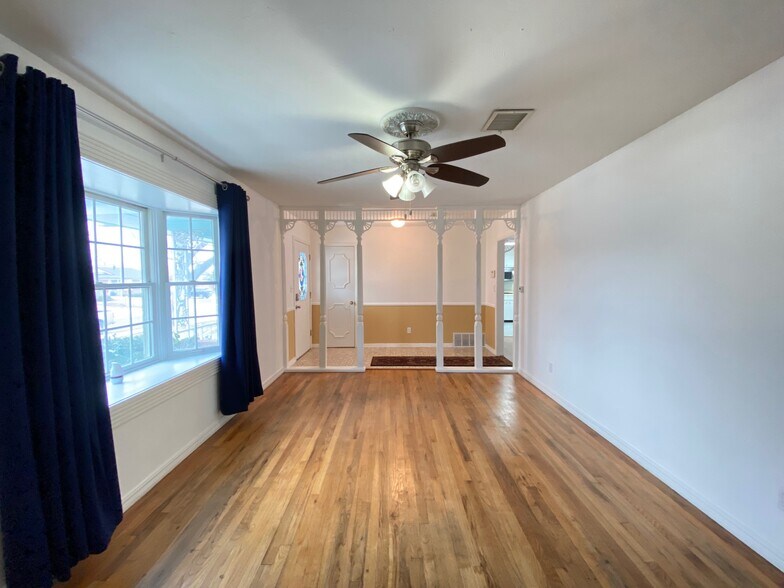 Building Photo - 5414 S Land Ave