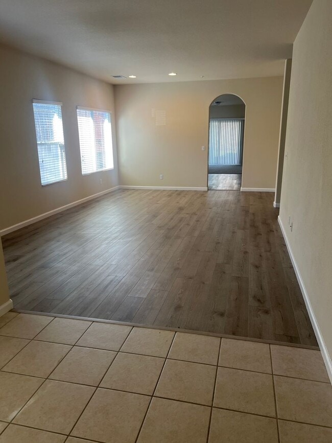 Building Photo - **Available Now Single Level  3 Bedroom 2 Bathroom with a Office**