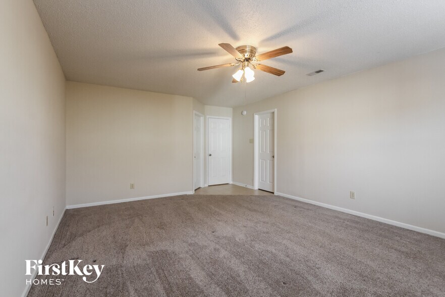 Building Photo - 9192 Huntleigh Cir