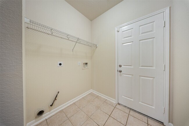 Building Photo - 2219 Rocky Hollow Ln