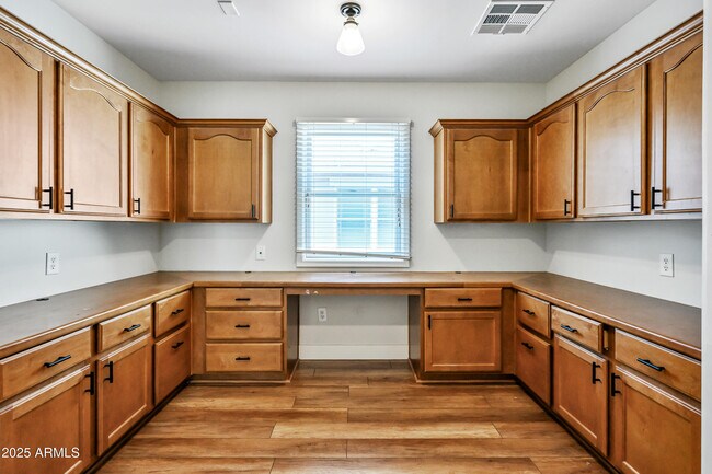 Building Photo - 839 S Adam Wy