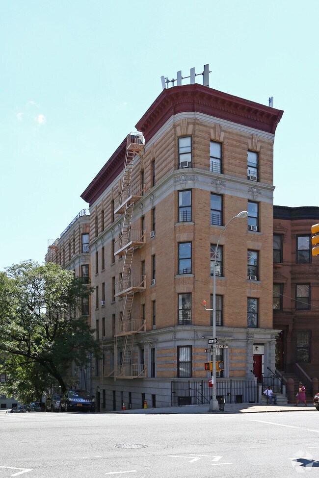 Building Photo - 400 W 153rd St