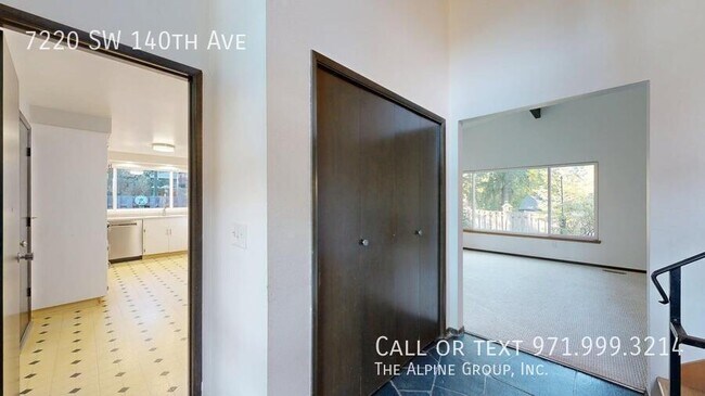 Building Photo - 7220 SW 140th Ave