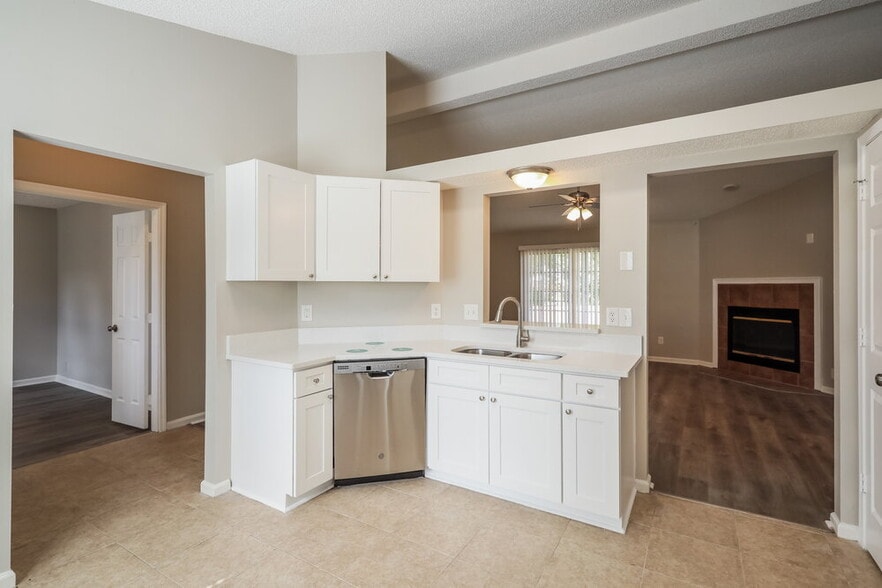 Building Photo - 7770 Collins Ridge Blvd