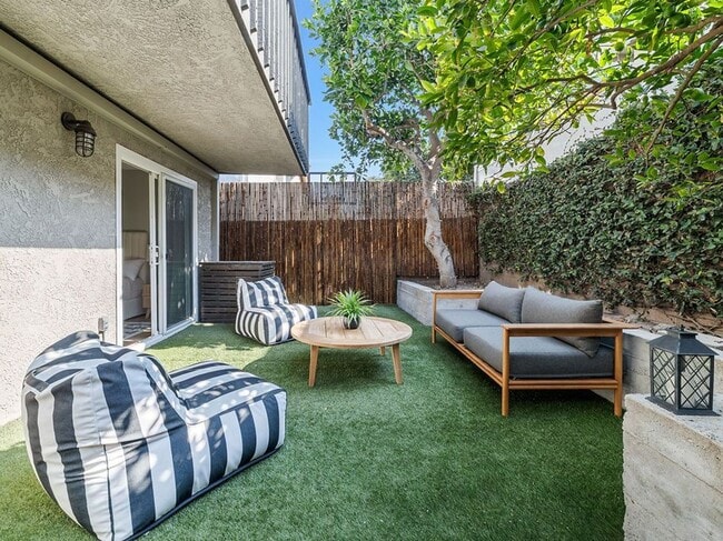 Building Photo - 1141 Stanford Ave