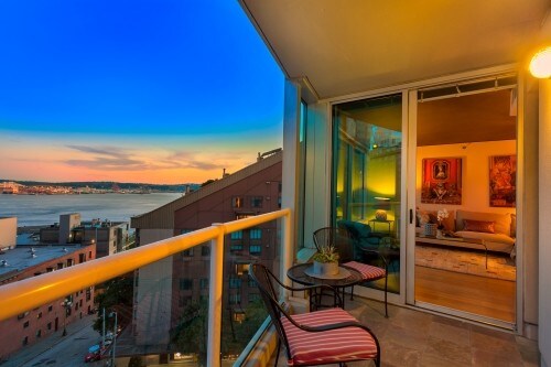 Building Photo - One Pacific Tower - 1 bedroom + den