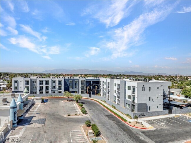 Building Photo - 4846 Jones