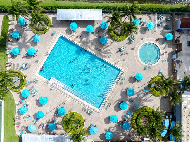 Building Photo - 233 Brittany F