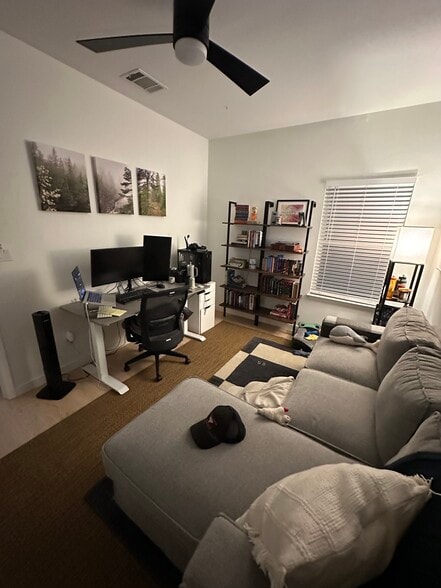 Building Photo - 1902 Haskell St