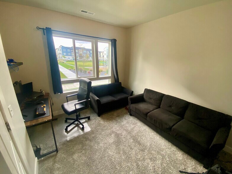 Building Photo - 528 S 950 W