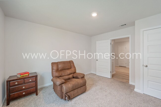 Building Photo - 4/2 in Pace Community!! AVAILABLE SEPTEMBER 2026!