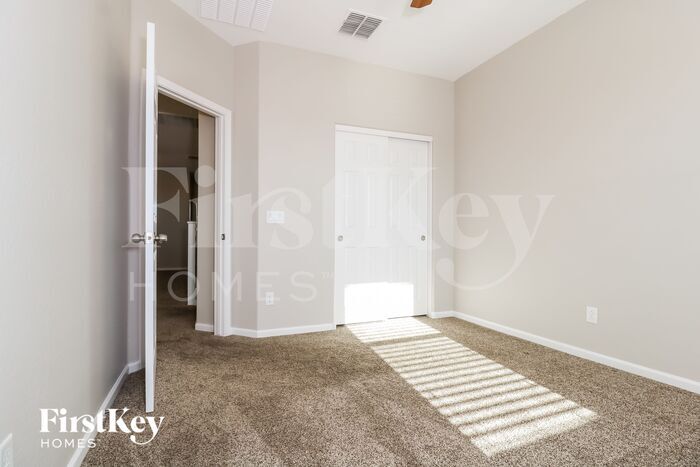 Building Photo - 250 N 199th Dr