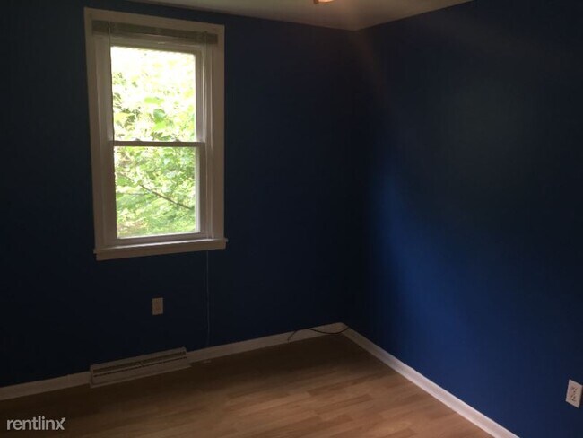 Building Photo - 3 br, 1.5 bath House - 1651 Old Brodhead Road