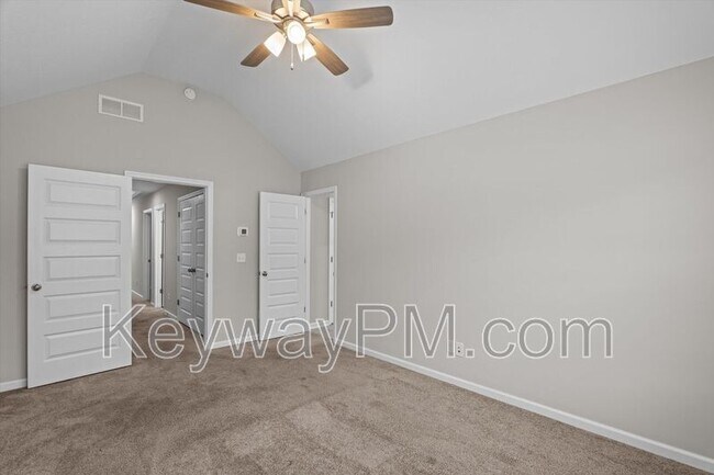 Building Photo - 1043 Linsmore Ave
