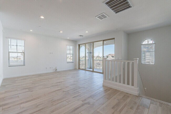 Building Photo - 2024 Luxury Townhome | 2-Car Garage, Quartz Kitchen & Resort Pool