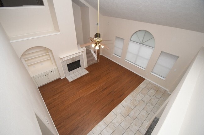 Building Photo - 10430 Sanibel Falls Ct