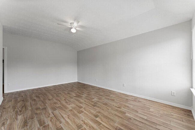 Building Photo - 5041 Willow Point Dr