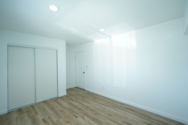 Building Photo - 26074 Bay Ave