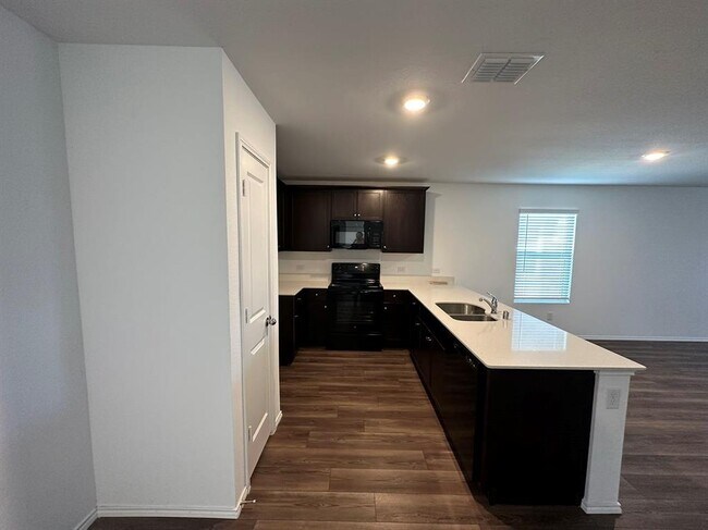 Building Photo - 5319 Braemar Wy