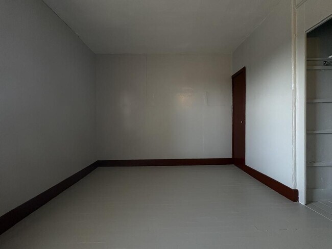 Building Photo - 77 Birch St