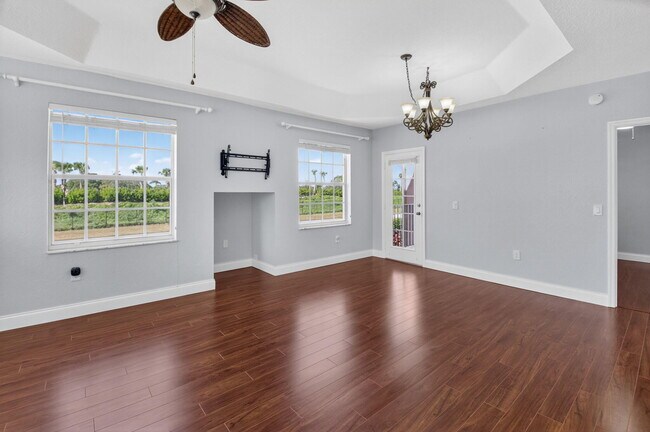 Building Photo - 1301 Belmont Pl