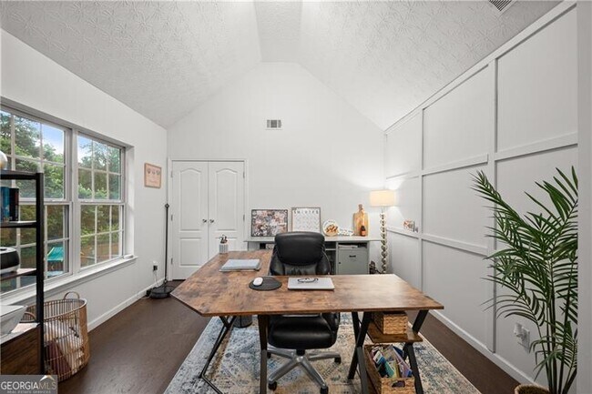 Building Photo - 4945 Cottonwood Tr