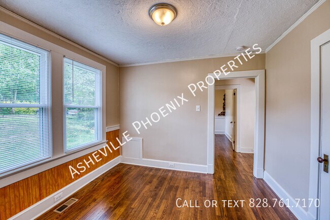 Building Photo - 7 Enka Pine St