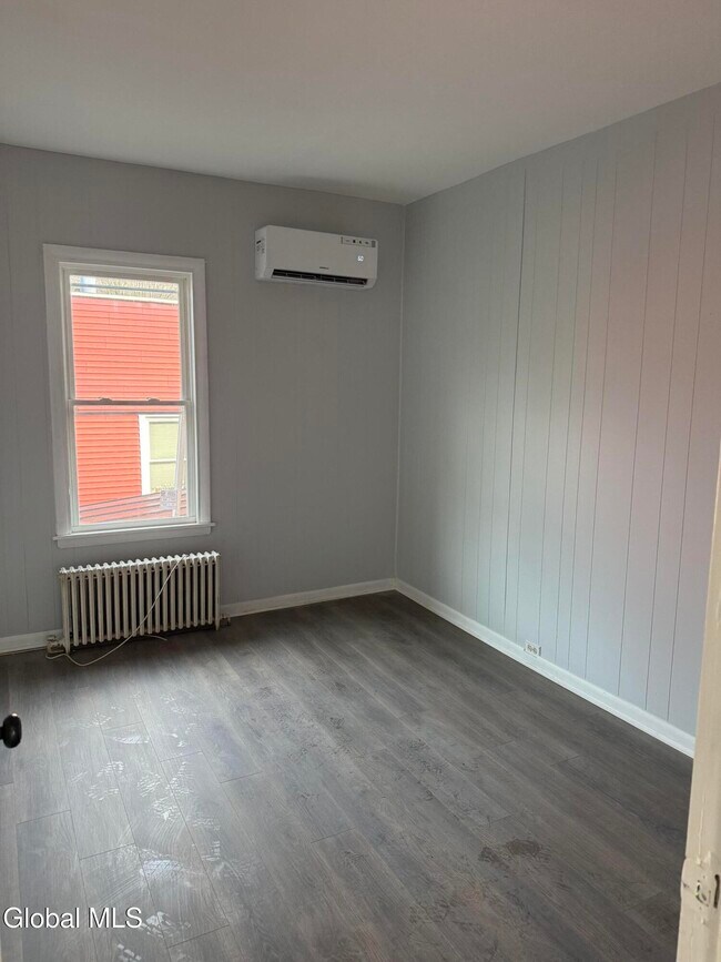 Building Photo - 8 Farrell St