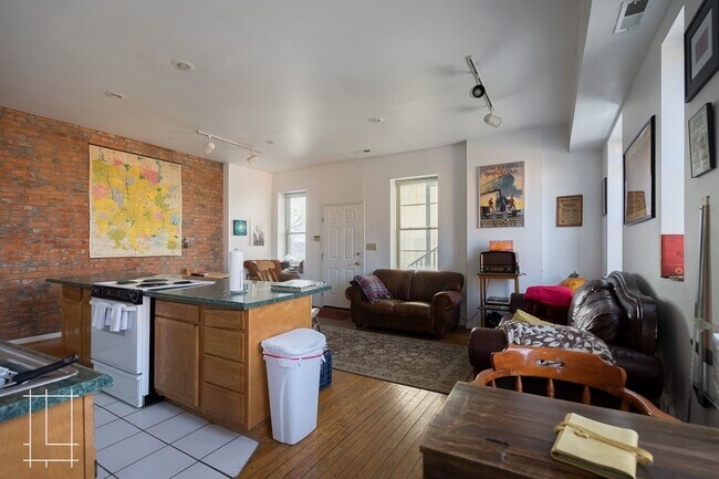 Building Photo - 79 Parsons Ave