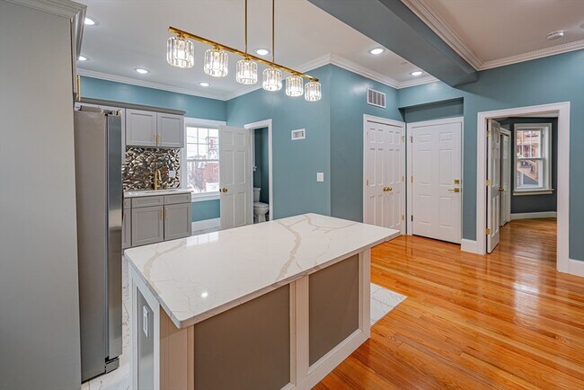 Building Photo - 24 Tudor St