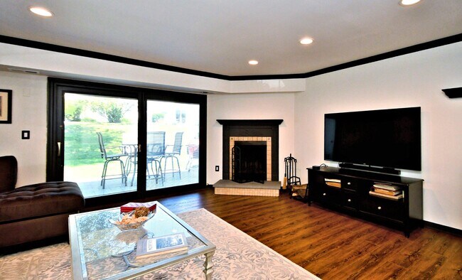 Building Photo - 615 Piedmont Ct
