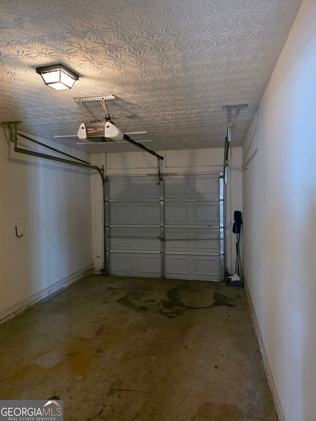 Building Photo - 387 Spring Walk Trce