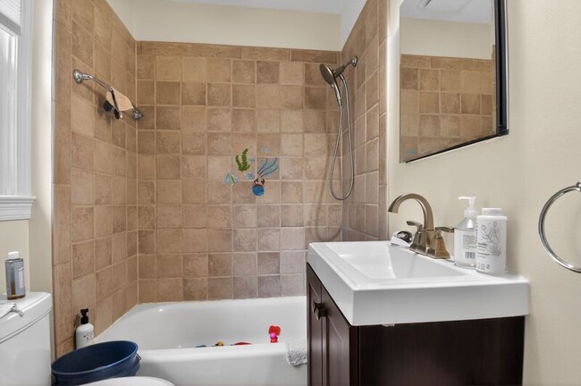 Building Photo - 4825 Butterworth Pl NW