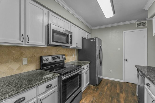 Building Photo - 10312 Cortez Dr