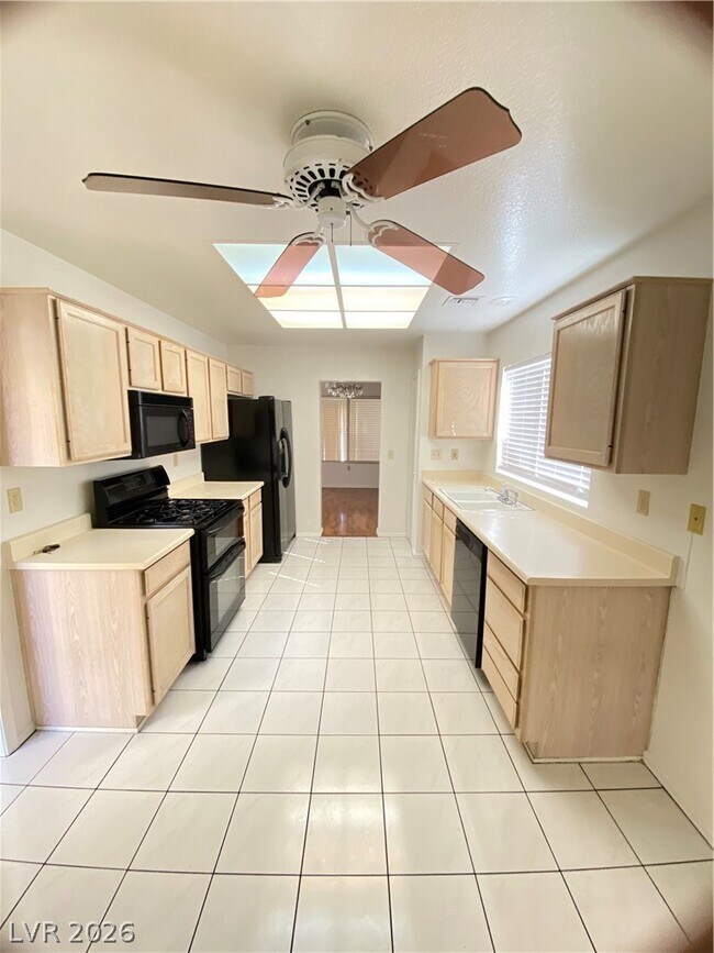 Building Photo - 9012 Starmount Dr