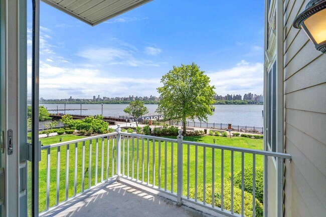 Building Photo - 500 Fulton Ct