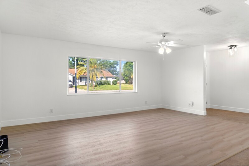 Building Photo - 807 Scrub Oak St