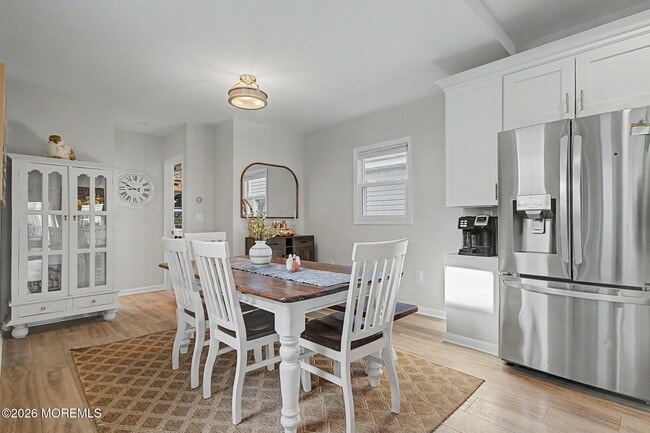 Building Photo - 10 Center St