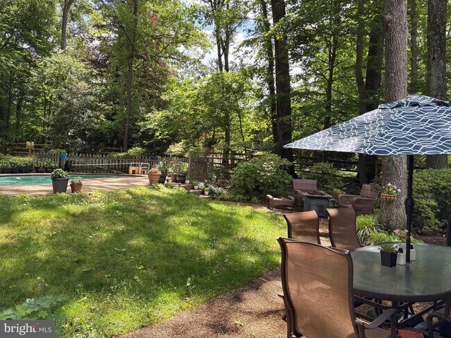 Building Photo - 2529 W Meredith Dr