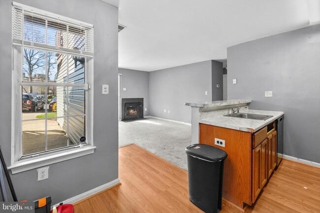 Building Photo - 8630 Beekman Pl