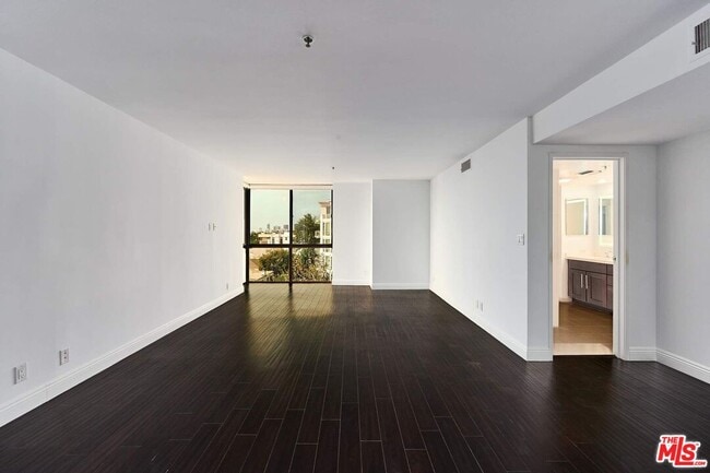 Building Photo - 10660 Wilshire Blvd