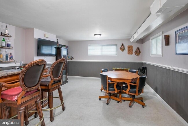 Building Photo - 6833 Inverness Dr